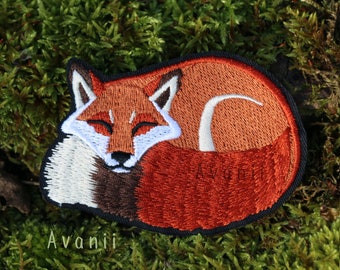 Sleepy Red Fox - Embroidered Iron-on Patch