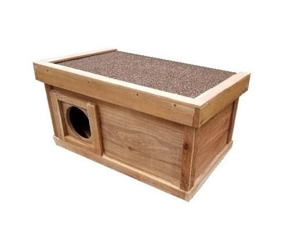 Cedar Outdoor Cat House All-Weather Shelter For Feral Cats, Left Front, Round