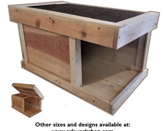 Cedar Outdoor Cat Feeding Shelter: Feral Cat House, Right Entrance