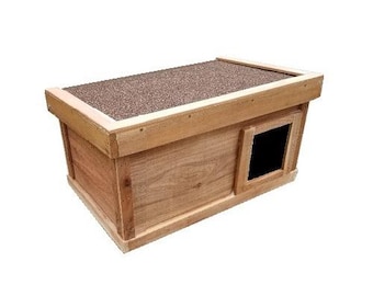 Cedar Outdoor Cat House: All-Season Feral Cat Shelter, Right FRONT, SQUARE