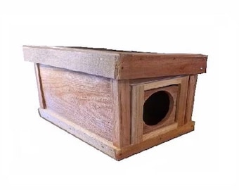 Cedar Outdoor Cat House: Weatherproof Feral Cat Shelter, Right END, SQUARE