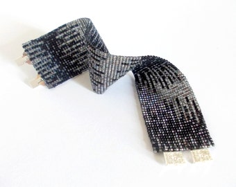 Perline nero e grigio bracciale braccialetto, bracciale di telaio perline Toho, bracciale moderno, Skyline bracciale, bracciale di perline