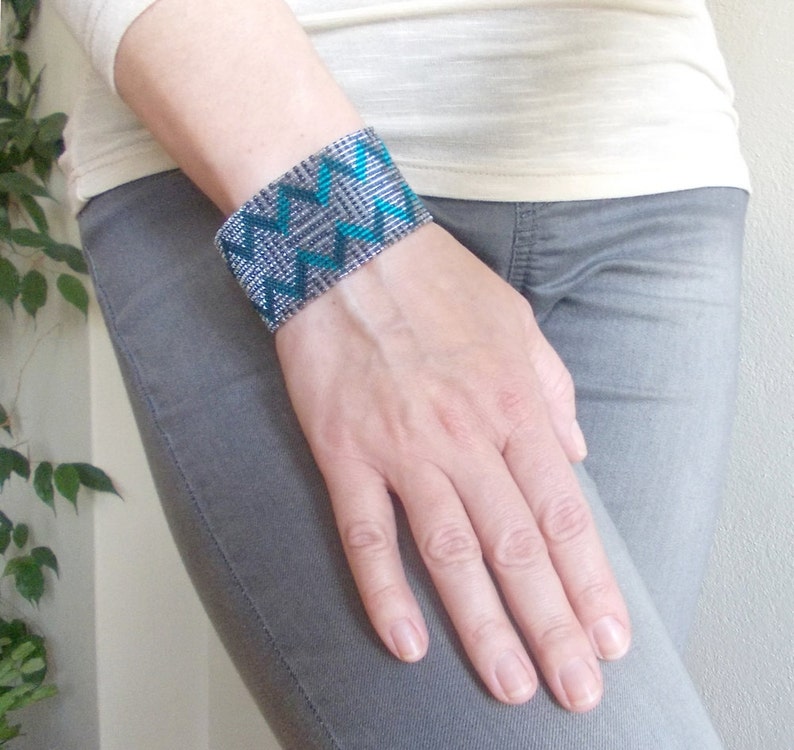 Loom Square Stitch Chevron Bracelet Pattern, Beading Pattern, Toho Beads or Miyuki Delica
