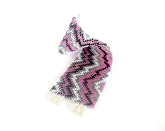 Perline braccialetto Chevron grigio argento e bianco nero fucsia Funky, Funky Chic Seed Beads Loom bracciale braccialetto, bracciale di perline