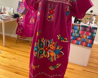 Mexikanisches Puebla Kleid, mexikanisches Kleid, Boho chic mexikanisches Kleid, Folk Stoff Blumen.