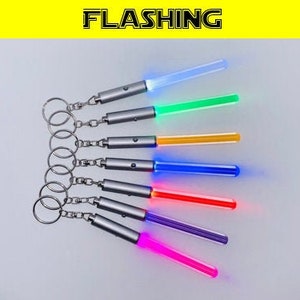 Star Wars Light Up Blinking Lightsaber Keychain