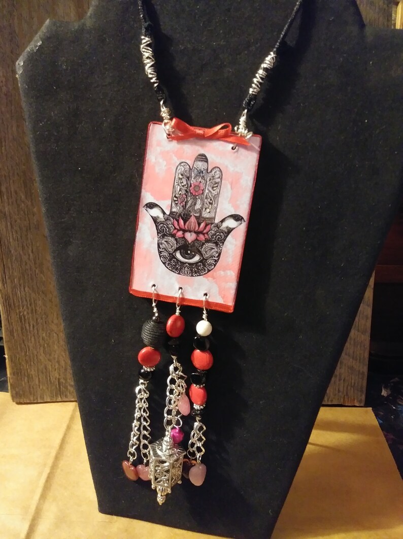 HASMA Board Necklace
