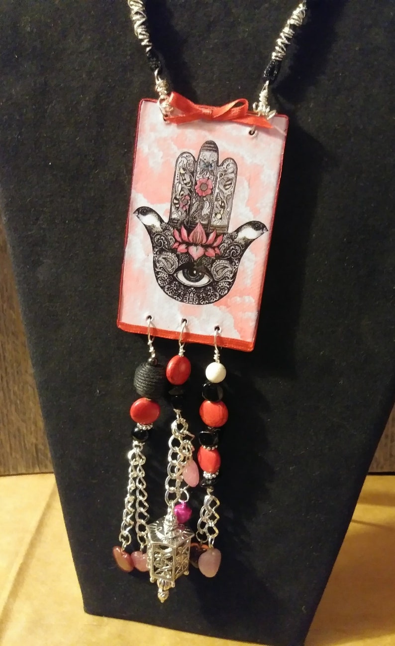 HASMA Board Necklace
