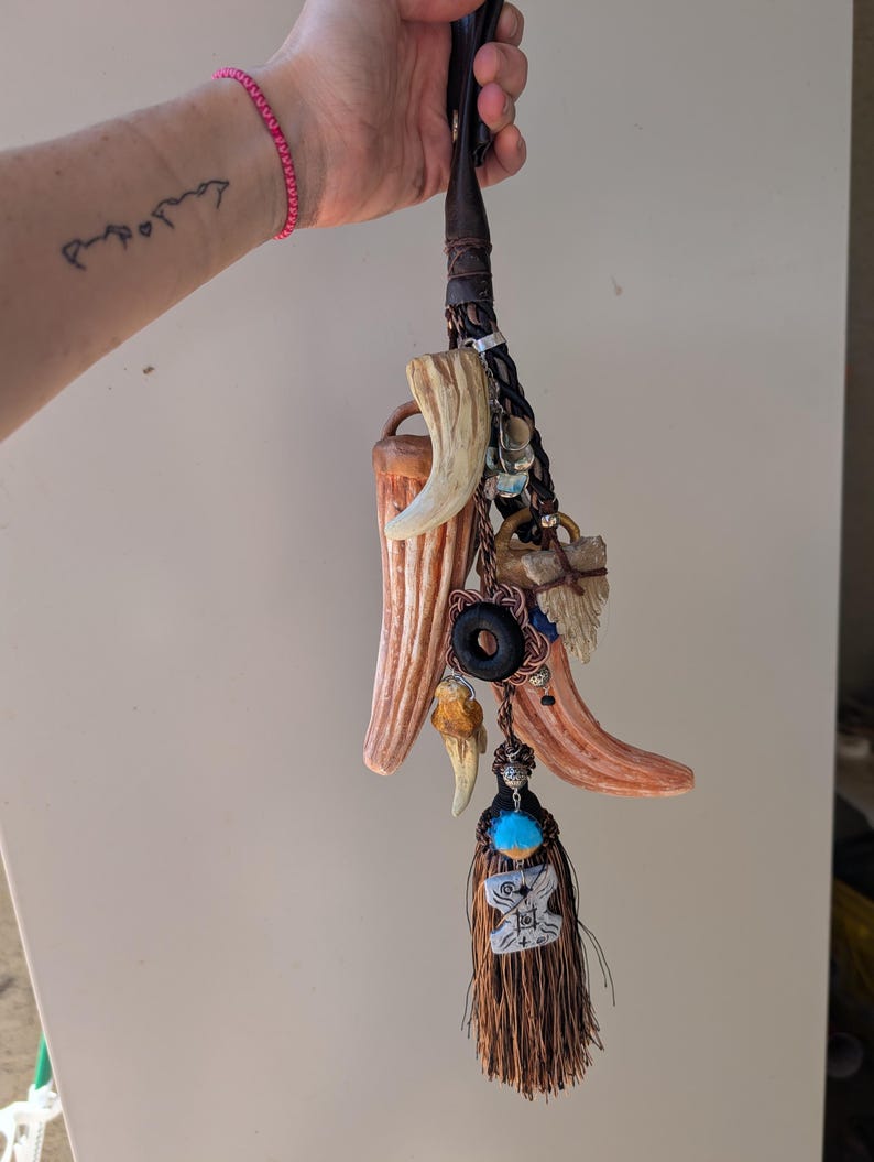 Trofeeriemtouw/tassle met tanden, klauwen en droidonderdelen voor Mandalorians, premiejagers, Star Wars OC's en meer...! Extra Large Horn