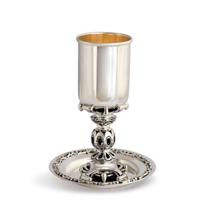 Einzigartiger Sterling Silber Kiddush Becher mit filigranem Ball und einem quadratischen Bein, spezielles jüdisches Hochzeitsgeschenk