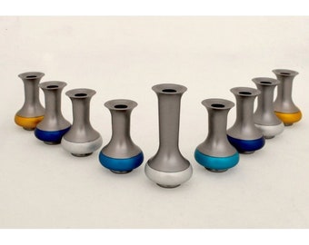 Bunte & moderne Aluminium Hanukkah Menorah und Dreidels - Judaica Dekor