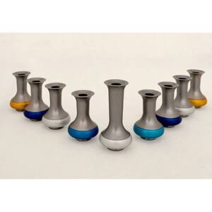 Colorido y moderno aluminio Hanukkah Menorah y Dreidels - Judaica Décor