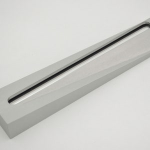 Einzigartiger moderner eloxierter Aluminium-Mezuzah-Kasten mit mattem Finish - Modernes Jejuda-Geschenk