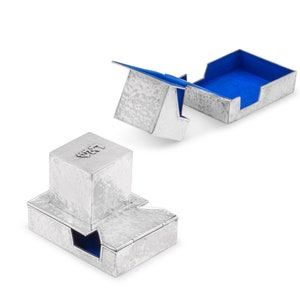 Moderne sterlingzilveren kasten met gehamerde afwerking