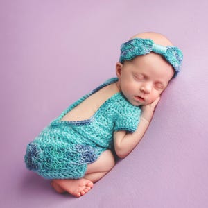 Pattern Crochet Newborn Baby Girl Outfit with Romper, Bonnet Hat, and Headband Photo Prop Crochet Newborn Twin Baby Girls Photography Set image 1