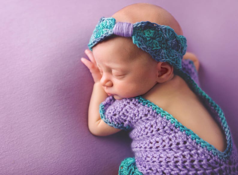 Pattern Crochet Newborn Baby Girl Outfit with Romper, Bonnet Hat, and Headband Photo Prop Crochet Newborn Twin Baby Girls Photography Set image 4