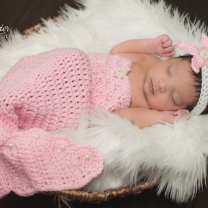 Pattern- Crochet Newborn Mermaid Outfit with Starfish Headband, Crochet Newborn Baby Pink Mermaid Set with Pearls