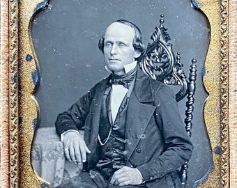 Sixth plate Anson daguerreotype of a distinguished gentleman. Complete split case.