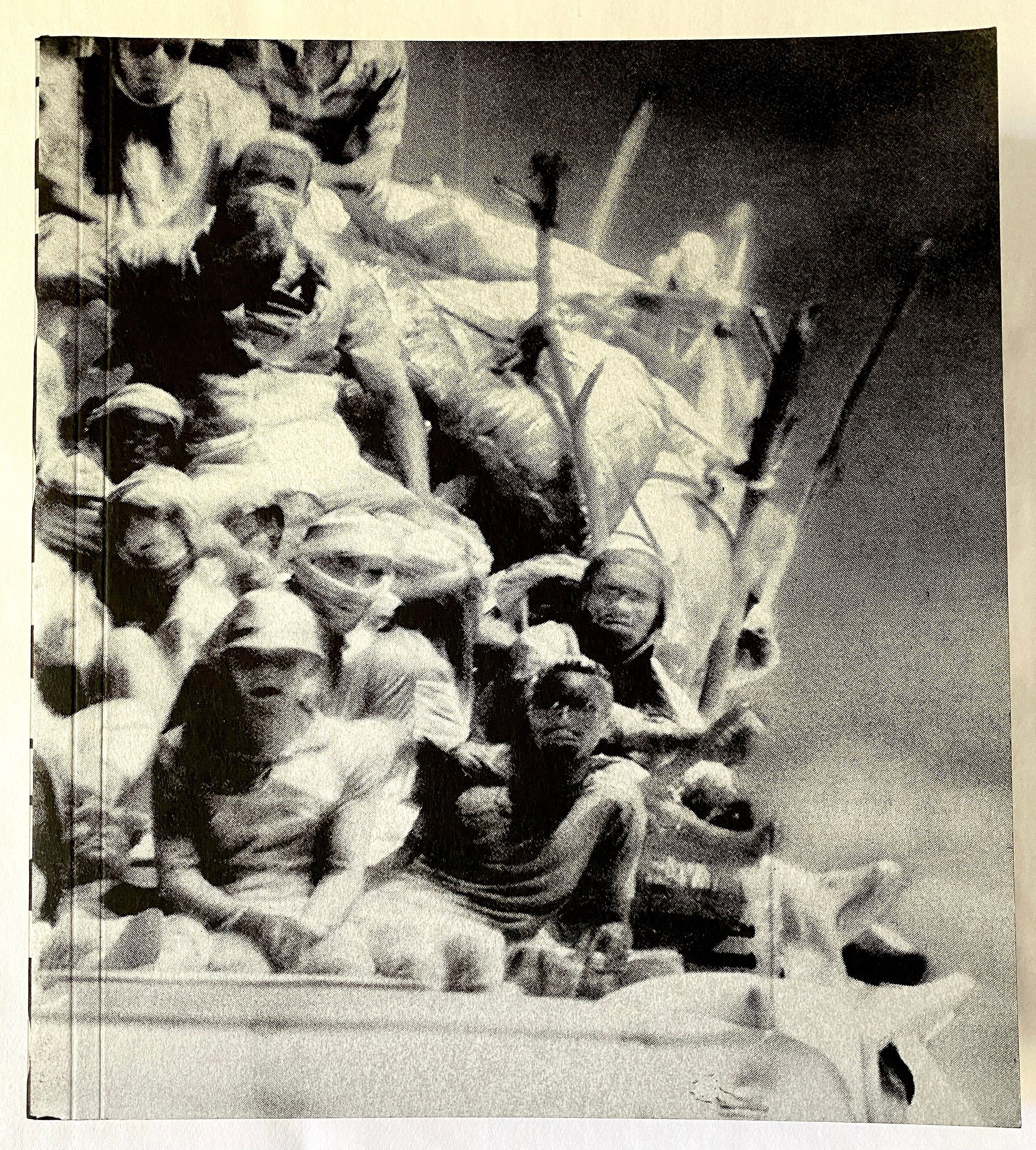 Signé première édition « Incoming » par Richard Mosse. Livre photo à collectionner.
