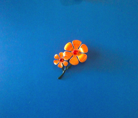 Vintage Retro Orange Daisy Flower Enameled Brooch… - image 2