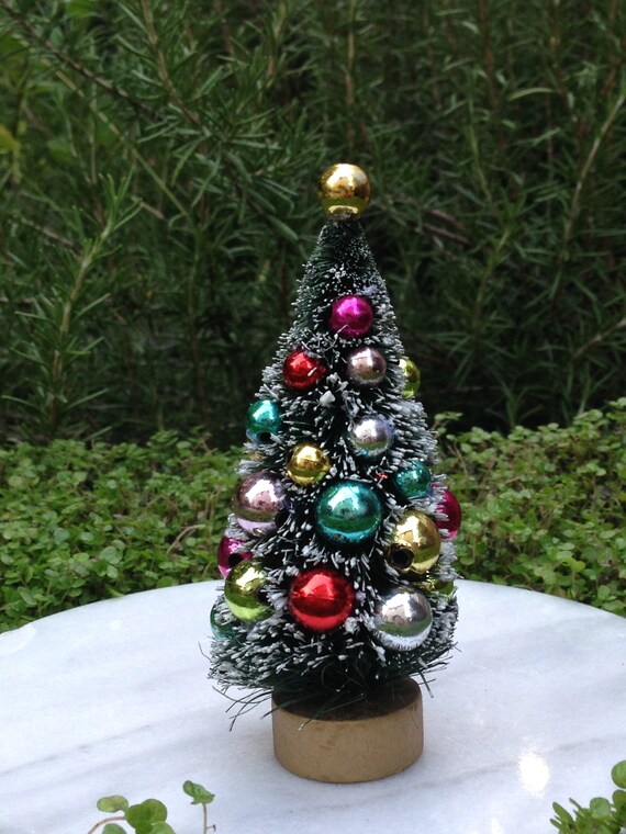 Set of 8 Mini Green Sisal Bottle Brush CHRISTMAS TREES ~ Snow Frost Village Putz