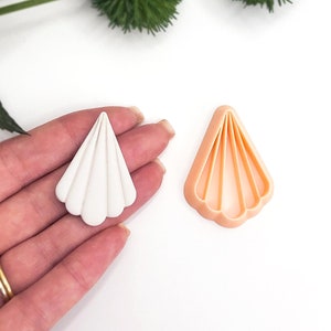 Scalloped Fan Clay Cutter: Polymer Clay Petal Shape Cutting Tool for Jewellery Earrings & Pendant Making.