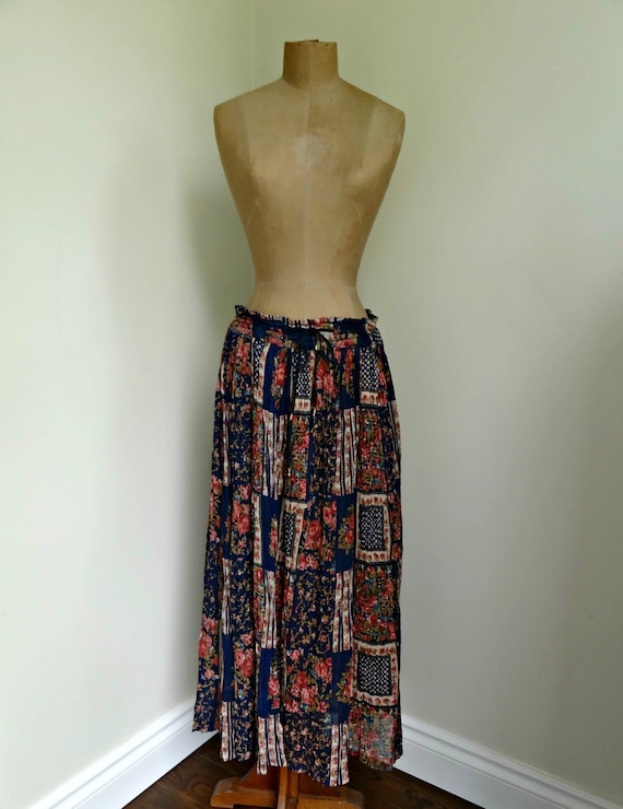 Items similar to Vintage Hippy Boho Floral Patterned Full Circle Skirt ...