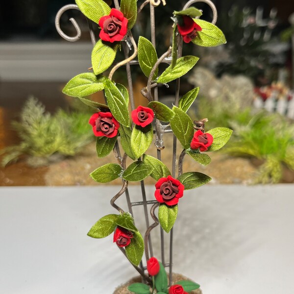 1:12 scale Miniature Rose Vine Trellis, Dollhouse Flower Garden Trellis, Fairy Garden Rose Trellis