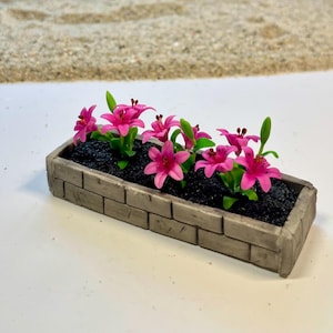 Miniature 1:12 Deep Pink Day Lilly Garden Box, Fairy Garden Planter, Gnome Garden Flower Garden Box, Dollhouse Garden Decoration