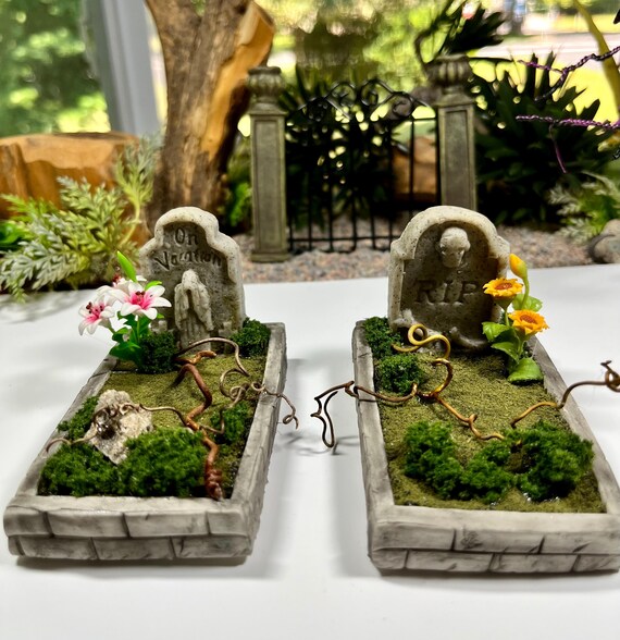Fairy Garden Miniature Yellow Sunflower Bird Bath Dollhouse Yard Decor Accessory Fairy Garden Miniature Yellow Sunflower Bird Bath Dollhouse Yard Decor Accessory