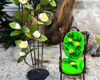 Miniature Fairy Garden Chair and Trellis: Dollhouse Accessories