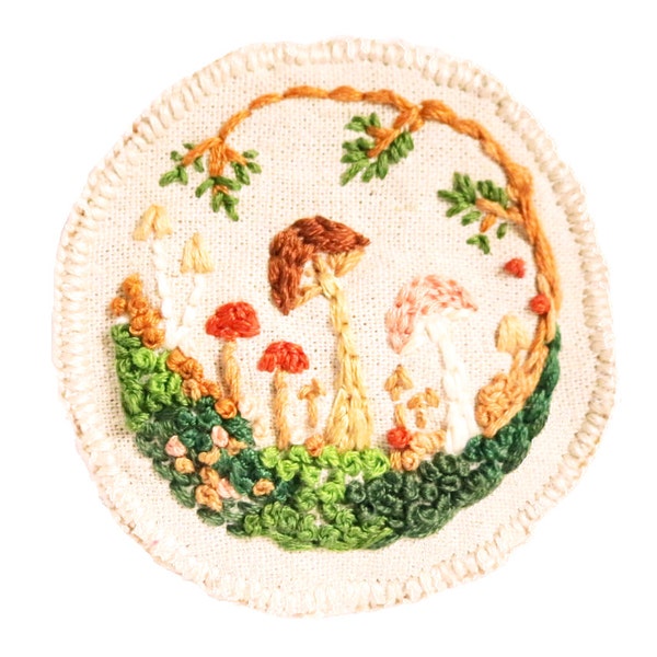 Pilze - Hand bestickte Patch - Waldland Scene - Whimsical Folk Hand Embroidery