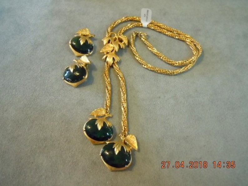 SCHRIAPARELLI Necklace /& Earrings Bright,beautiful looing like 22K mint condition