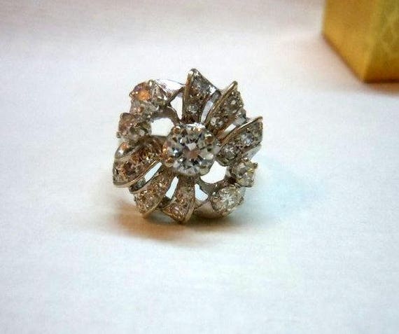 14K White Gold Swirl Diamond Vintage Ring - Stunn… - image 2