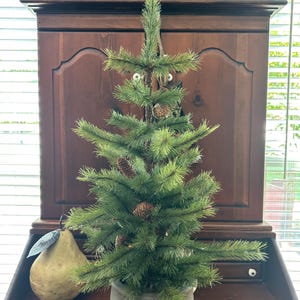 Primitive Christmas Tree