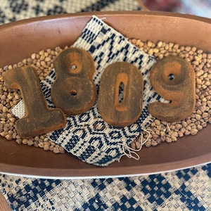 Primitive Beeswax Years of History bowl filler