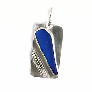Colgante de cristal de mar escocés azul, plata de ley, joyería de cristal de playa contemporánea, regalo de madre