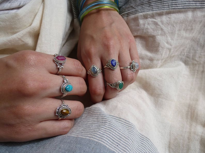 Indian 925 silver Rainbow Moonstone Solitaire Silver Ring ~ hand made