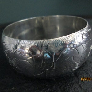 Beautifully Etched 925 Sterling Silver Hinged Bangle Bracelet 36 grams