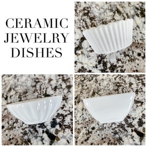 Ceramic Jewelry Dishes / Ring Dish / Ring Plate / Jewelry Box / Jewelry Dish / White / Porcelain / Small / Pearl / Shiny / Glass /