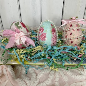 Roses & Pearls, Decorated Easter Eggs, Set of 3 Decorated Easter Eggs image 1