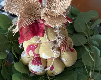 Farmhouse Hens, Tierd Pumpkins, Rustic Fall