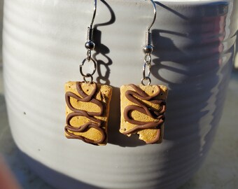 Pendientes de arcilla polimérica con forma de tarta de chocolate y galletas con chispas, dijes, joyas kawaii, hechos a pedido