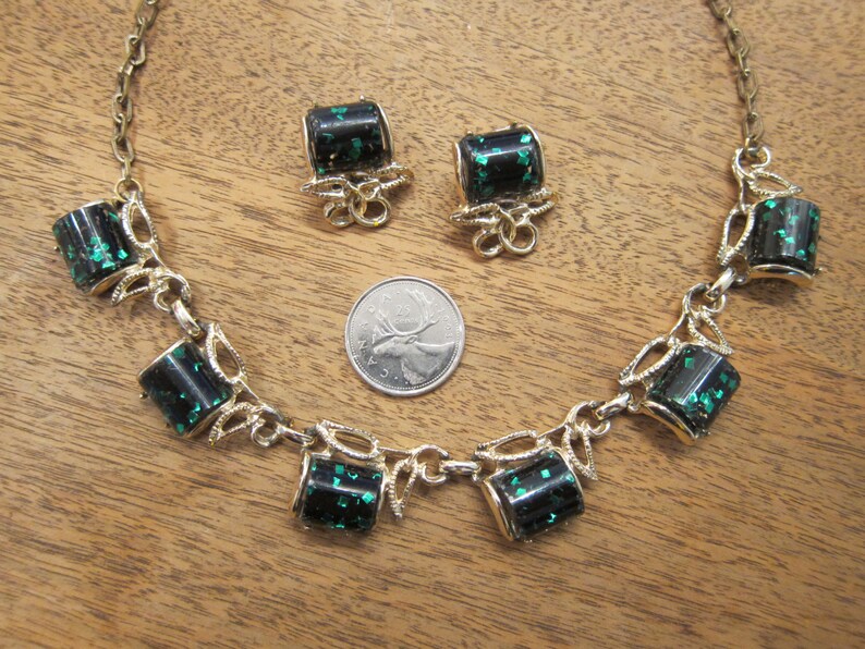 Necklace with Matching Earrings Vintage Green Black Confetti Lucite Thermoset Plastic Gold Tone Metal Necklace and Clip On Earrings Set
