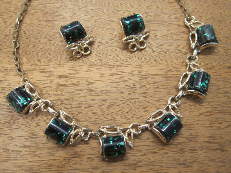 Necklace with Matching Earrings Vintage Green Black Confetti Lucite Thermoset Plastic Gold Tone Metal Necklace and Clip On Earrings Set