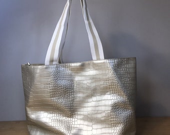 Saks Fifth Avenue Silver Faux Croc Leather Tote Bag Purse Travel Shopper 19×12"