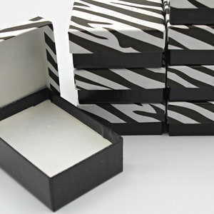 Caixa de armazenamento com estampa de zebra com tampa - Caixas de presente - Caixas de joias Kraft - Caixas de conteúdo reciclado - Inclui preenchimento de algodão - Fabricado nos EUA - Conjunto de 8
