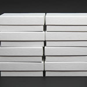 Caixas de joias Kraft - Caixas de presente brancas - Caixa de armazenamento com tampa - Caixas de conteúdo reciclado - Inclui enchimento de algodão - Fabricado nos EUA - Conjunto de 8
