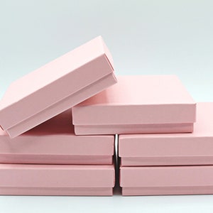Caixas de joias Kraft com tampa - Caixa de presente ou exibição rosa claro - Caixas de armazenamento - Caixas de conteúdo reciclado - com preenchimento de fibra - Fabricado nos EUA - Conjunto de 6