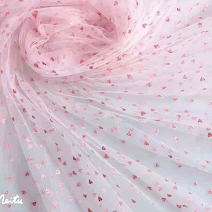 Winziger glitzernder rosa Liebesherzen-Tüll-Spitzenstoff, Tupfen-Tüll für Prinzessinnenkleid, Tutu-Tanz, Minikleid, Brautschleier, Abschlussball, 1 Yard